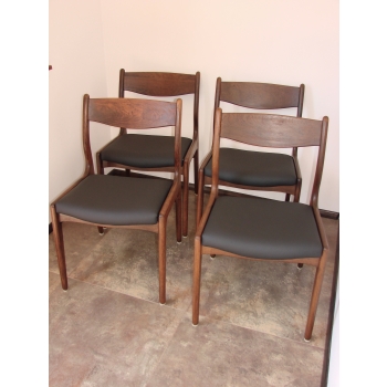 zestaw krzeseł retro do jadalni